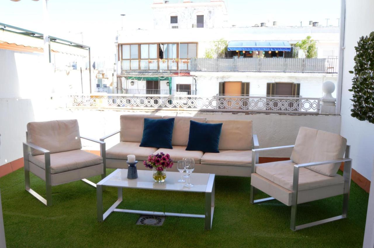 Homeyseville-penthouse Cathedral Tomas De Ibarra St 6 Pax, Parking Optional * Siviglia