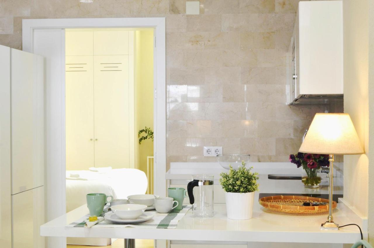 Homeyseville-penthouse Cathedral Tomas De Ibarra St 6 Pax, Parking Optional * Siviglia